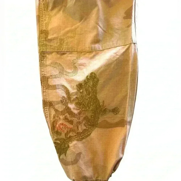 Vintage American Eagle size large Army style camo fatigues embroidered dragons! - Picture 9 of 15
